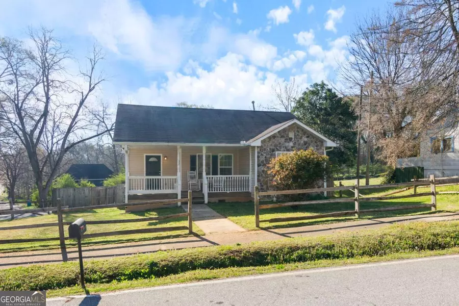 32 Martin Luther King Jr DR, Commerce, GA 30529