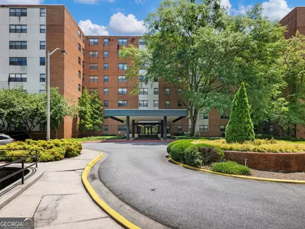 Atlanta, GA 30305,2965 Pharr Court South NW #102