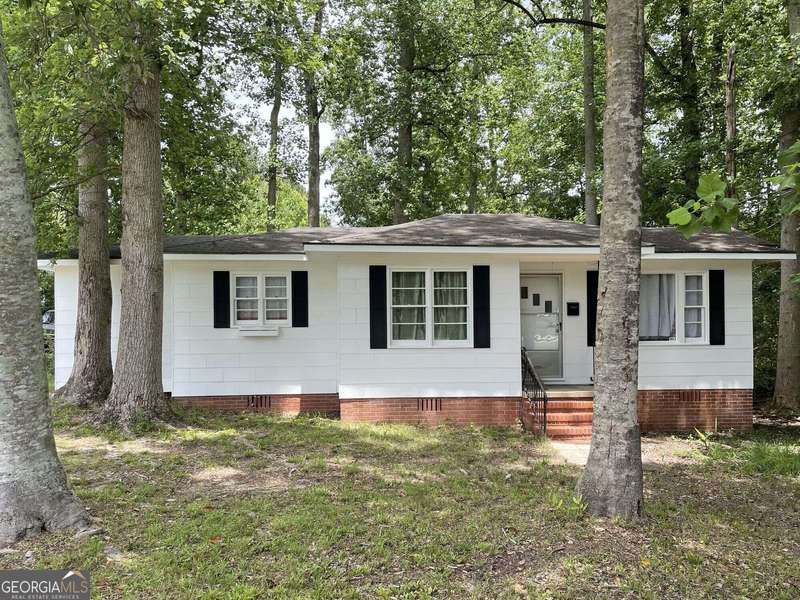 646 N Main ST, Swainsboro, GA 30401