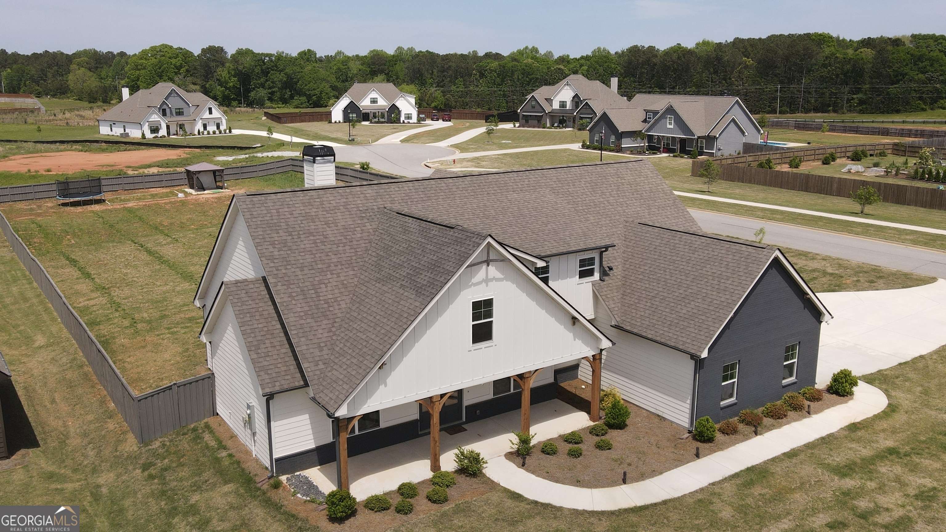 Senoia, GA 30276,8 Sumner Way
