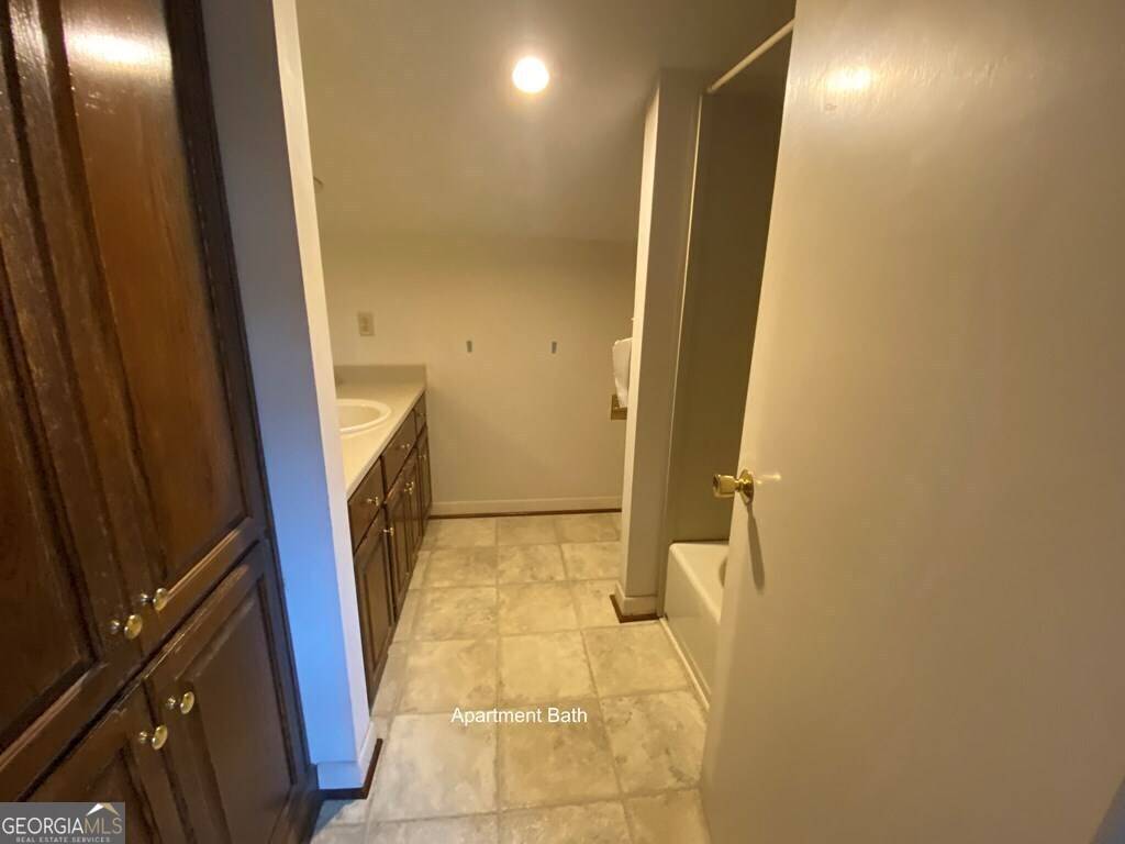 Valdosta, GA 31602,608 Pine Point Court