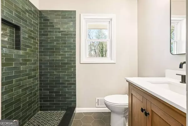 Marietta, GA 30066,913 Red Apple DR