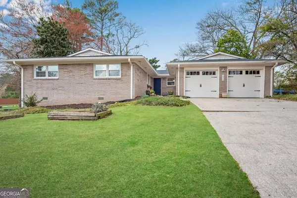 Roswell, GA 30075,1040 Tuxedo DR