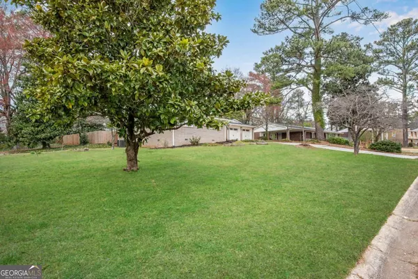 Roswell, GA 30075,1040 Tuxedo DR