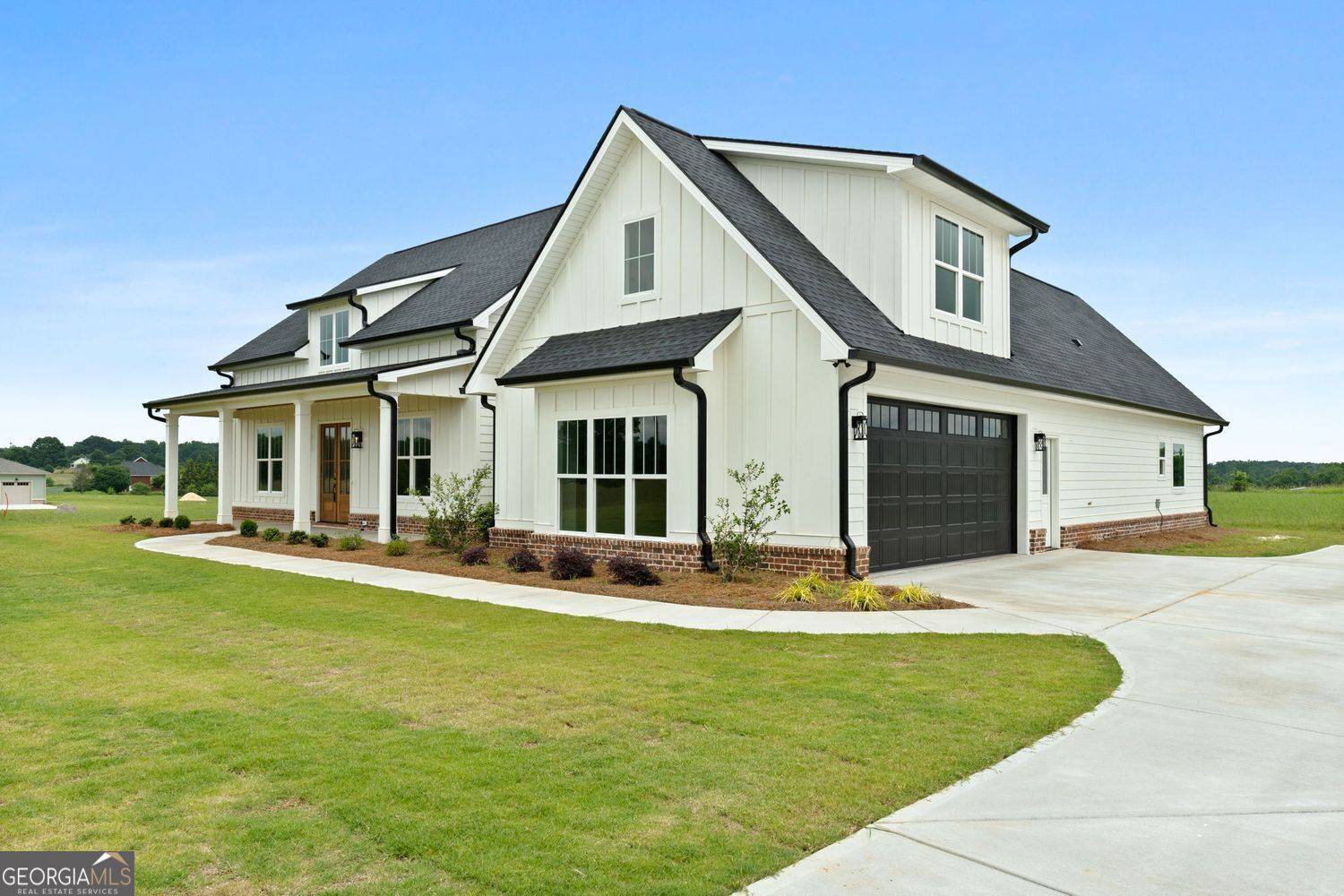 Barnesville, GA 30204,284 Community House RD