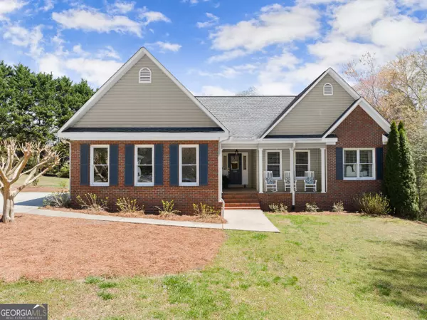 195 Featherwood DR, Cornelia, GA 30531