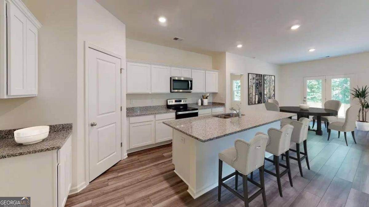 Dacula, GA 30019,206 Silverton DR