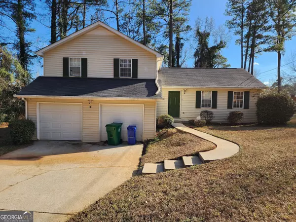 6733 Jojanne LN, Lithonia, GA 30038