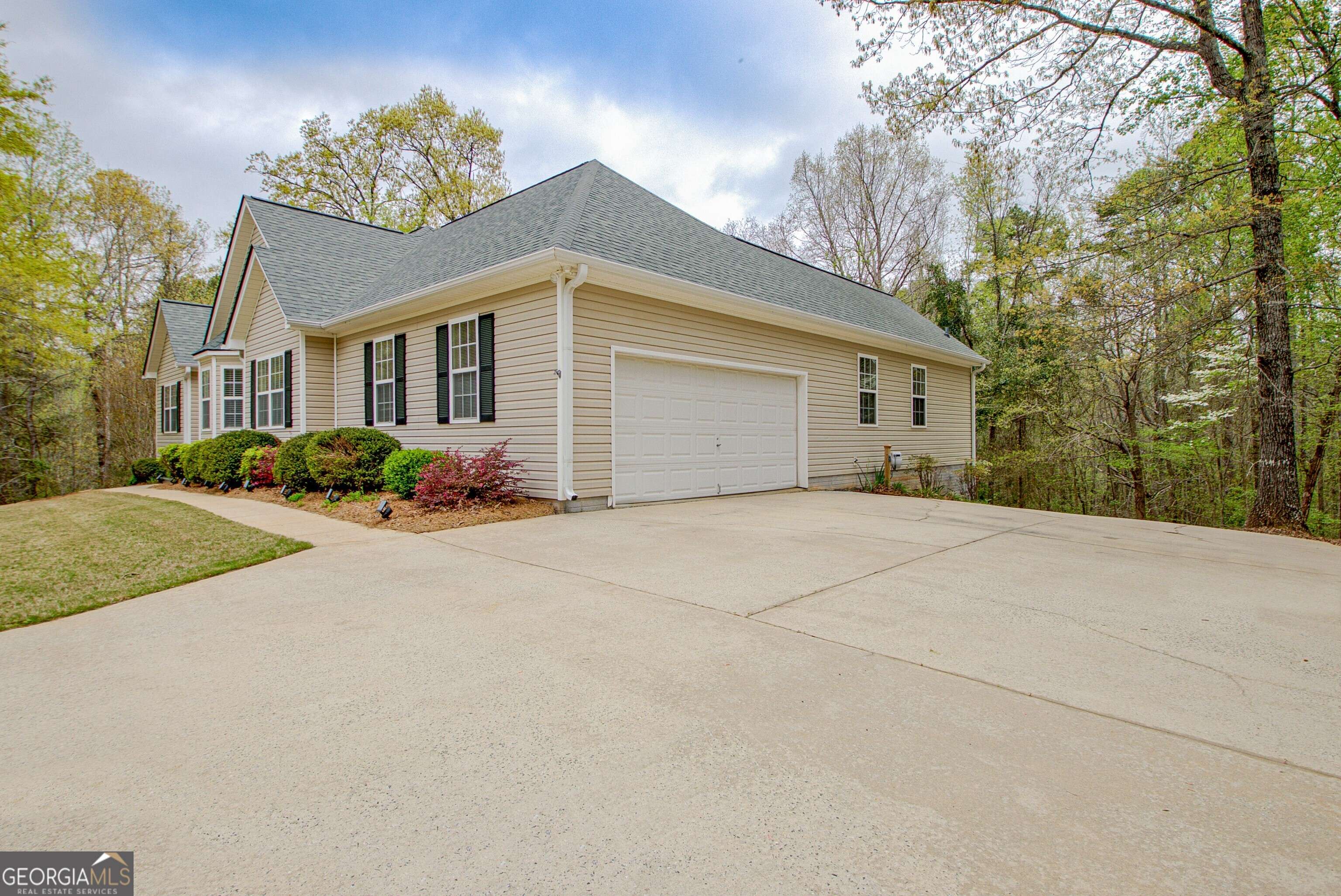 Newnan, GA 30263,110 Rudders XING