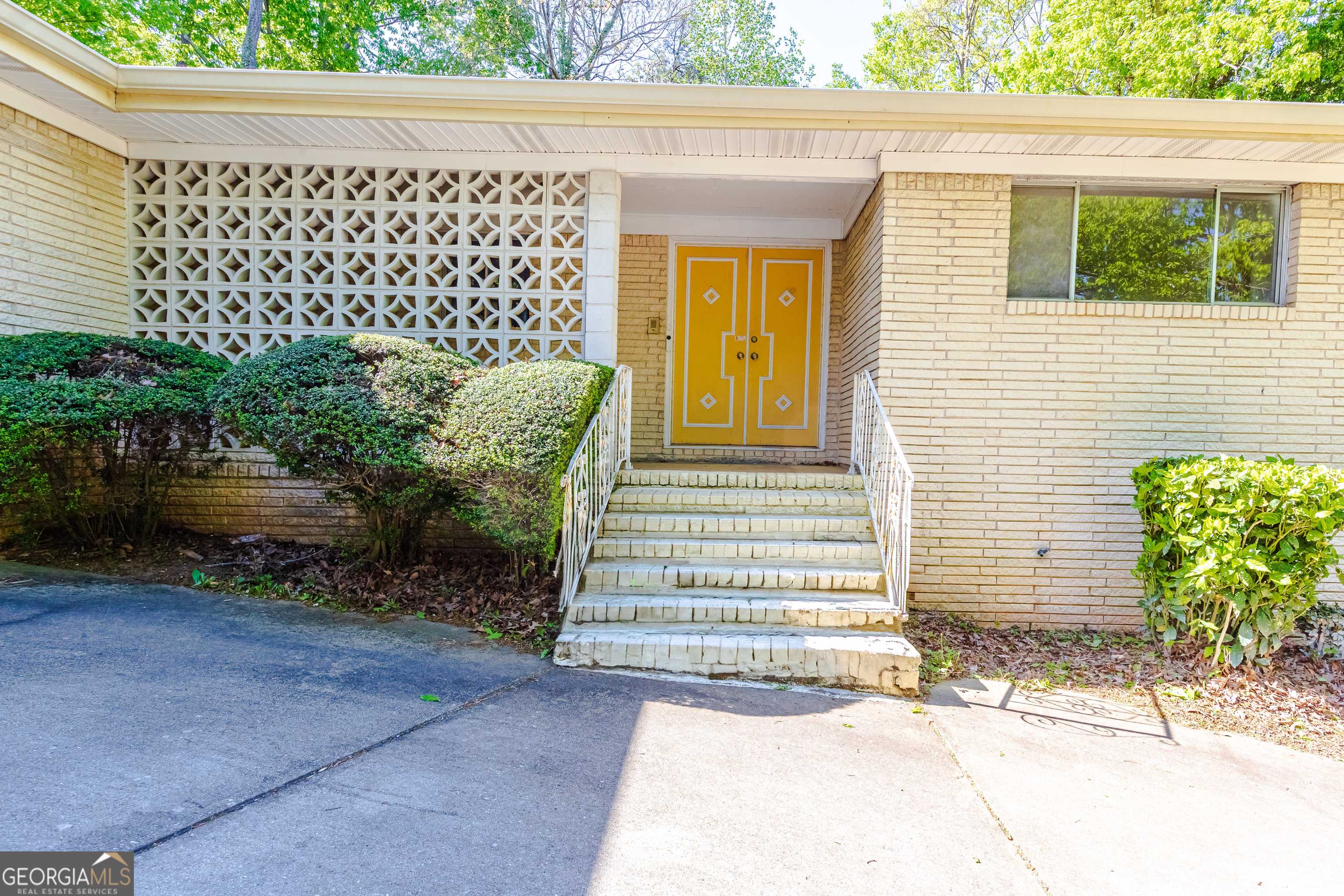 Atlanta, GA 30318,558 Larchmont DR NW