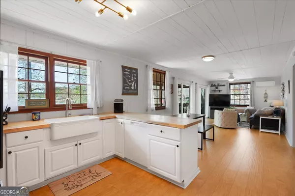 Hartwell, GA 30643,117 Woods LN