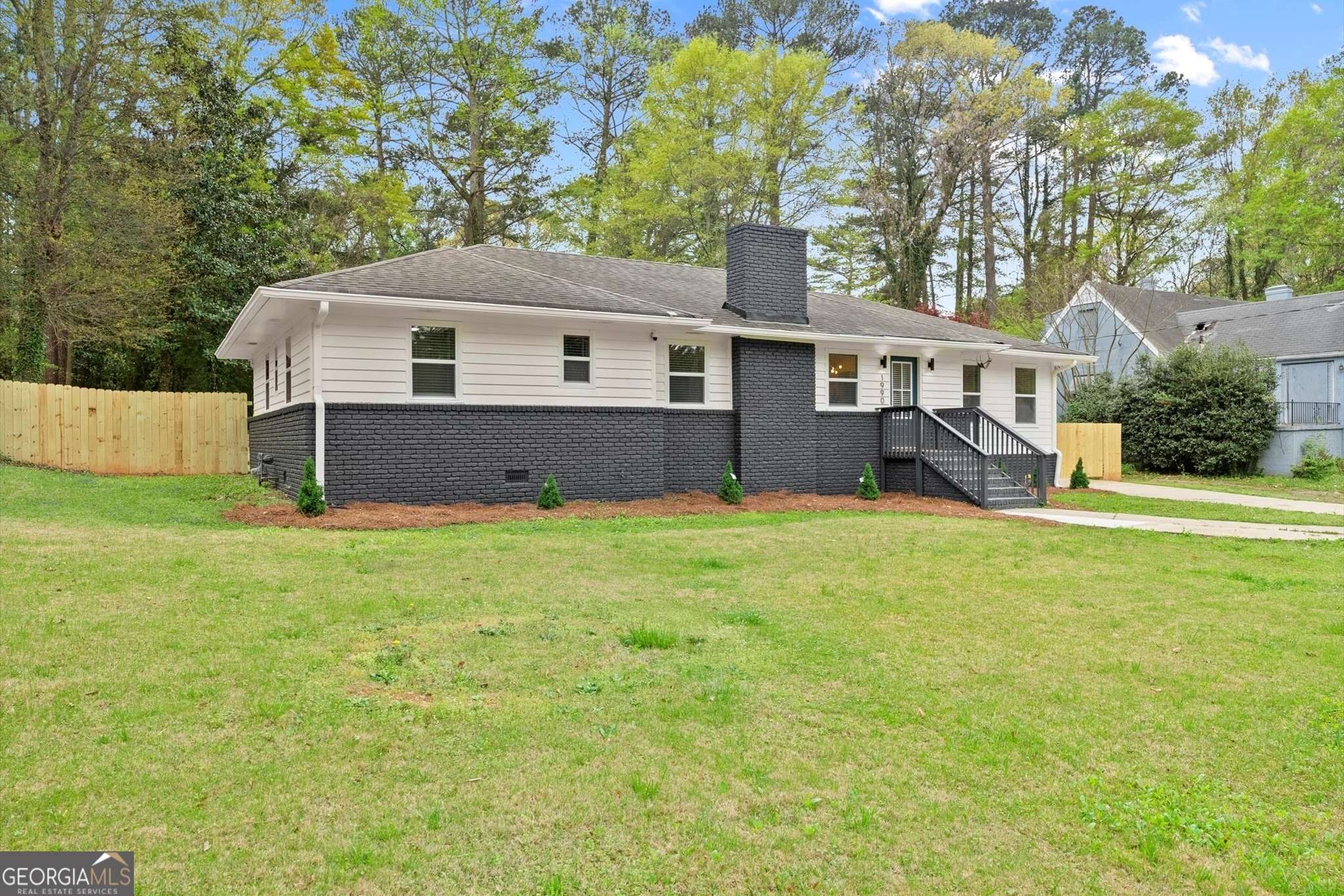Atlanta, GA 30311,1990 Venetian DR SW