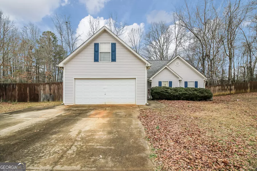 1103 Larkspur DR, Locust Grove, GA 30248