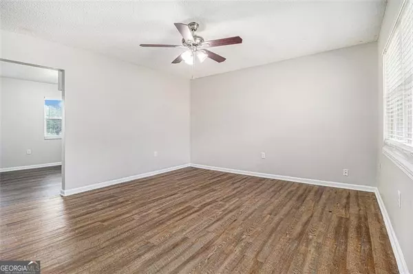 Atlanta, GA 30331,4062 DOSTER DR