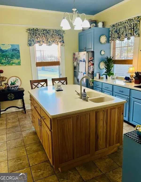 Claxton, GA 30417,3 S Spring ST