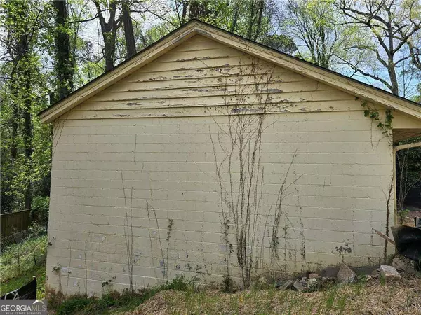 Atlanta, GA 30327,606 W Wesley RD NW