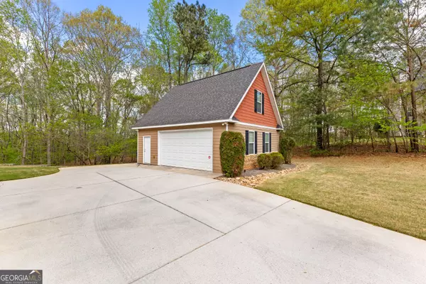 Sharpsburg, GA 30277,368 Yellowwood DR