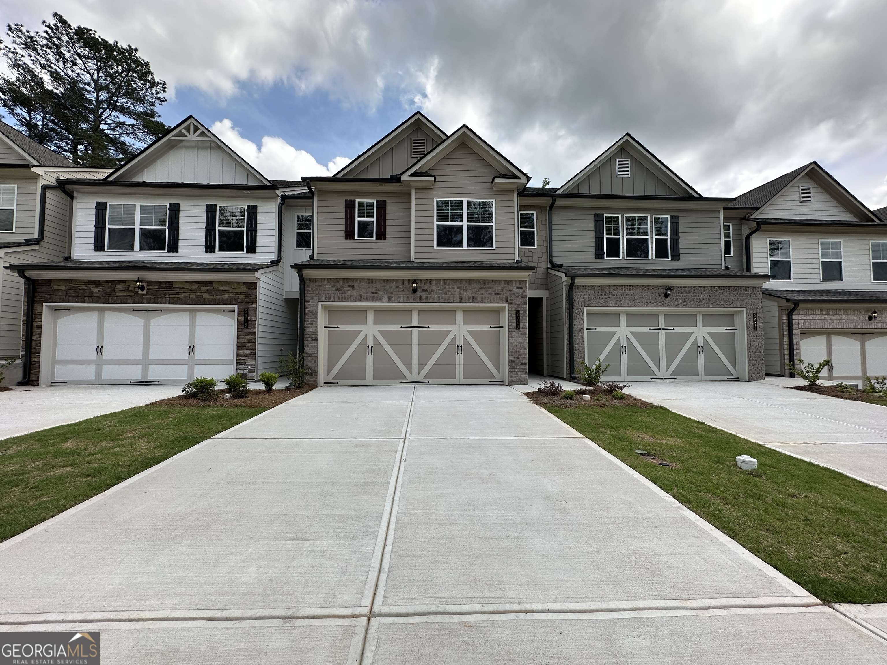 5619 Chickory DR #126, Flowery Branch, GA 30542