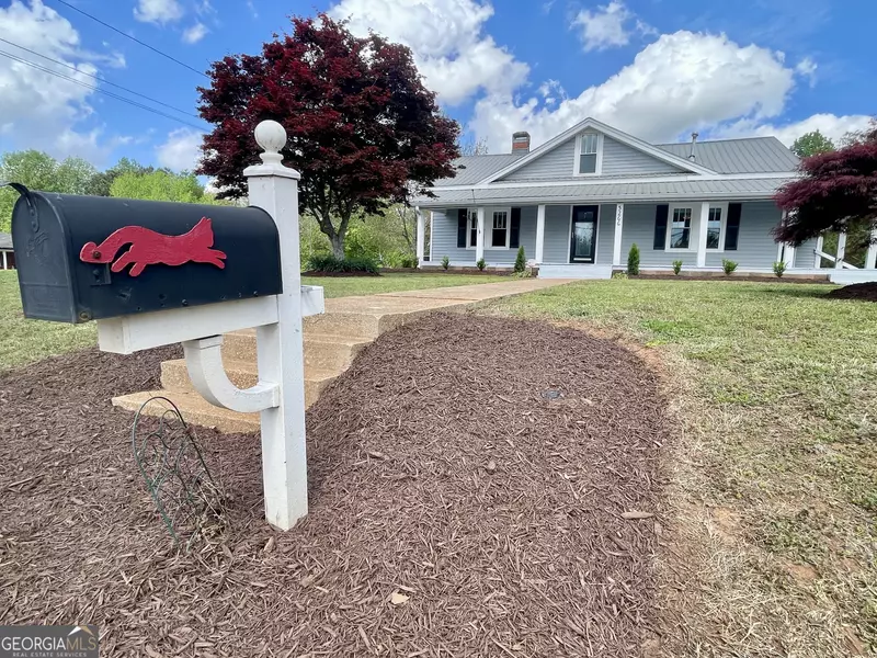 5266 Strickland RD, Flowery Branch, GA 30542