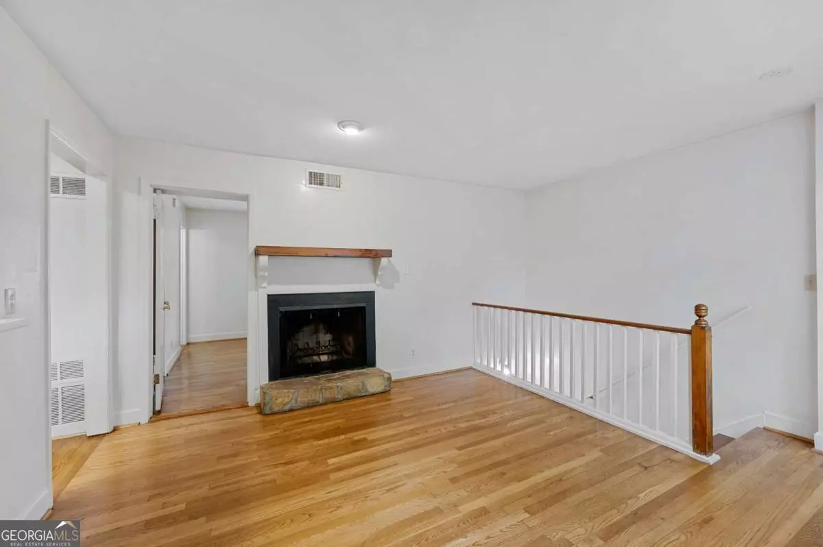Atlanta, GA 30305,11 Peachtree Hills AVE NE #D2