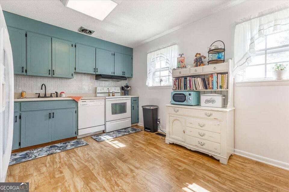 Lafayette, GA 30728,405 Wisteria RD
