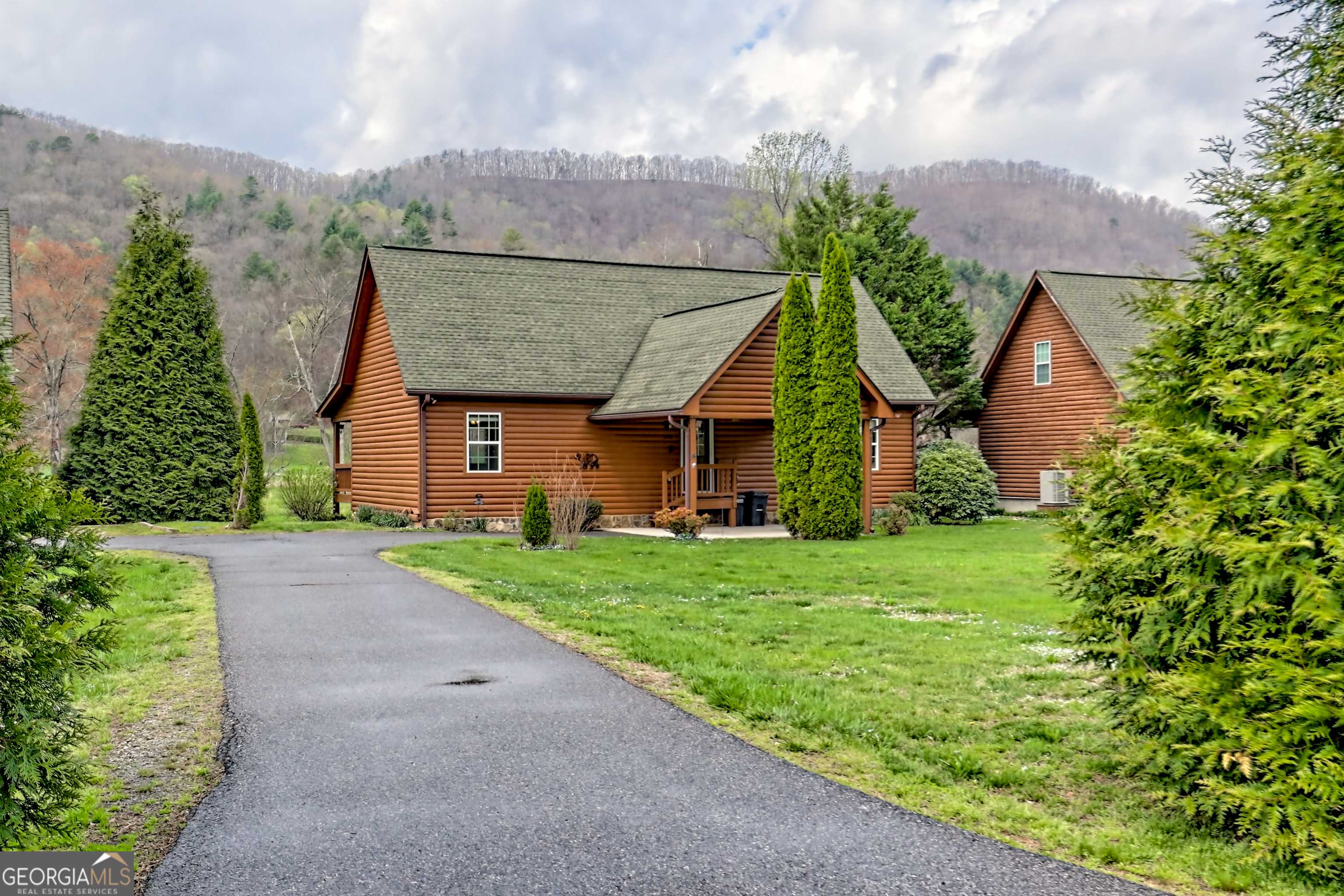 Hiawassee, GA 30546,3556 Riverfront LN