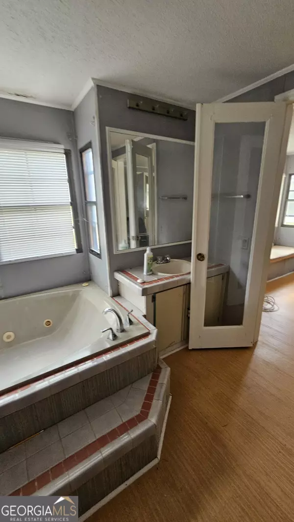 Lagrange, GA 30241,565 Leonard RD
