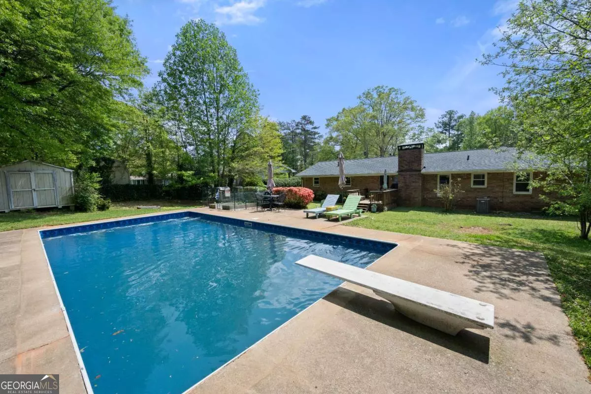 Mableton, GA 30126,690 Manor Ridge DR SW