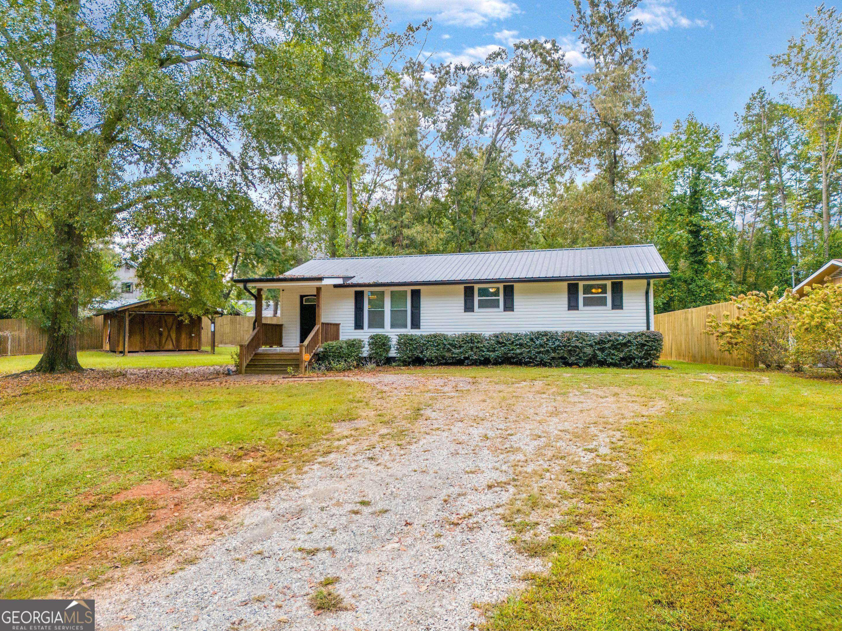 Lavonia, GA 30553,455 Lake View DR