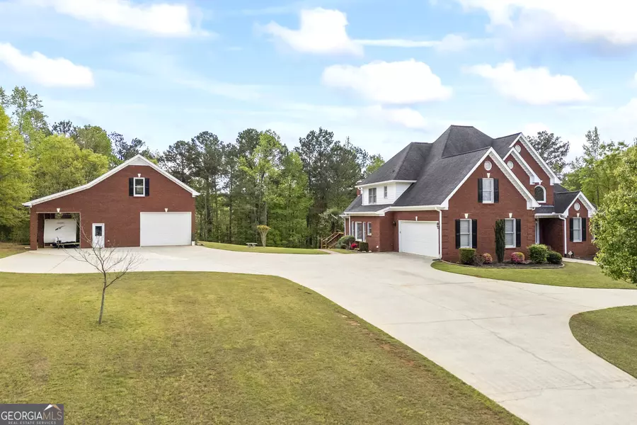 2351 Rabbit Farm CIR, Loganville, GA 30052