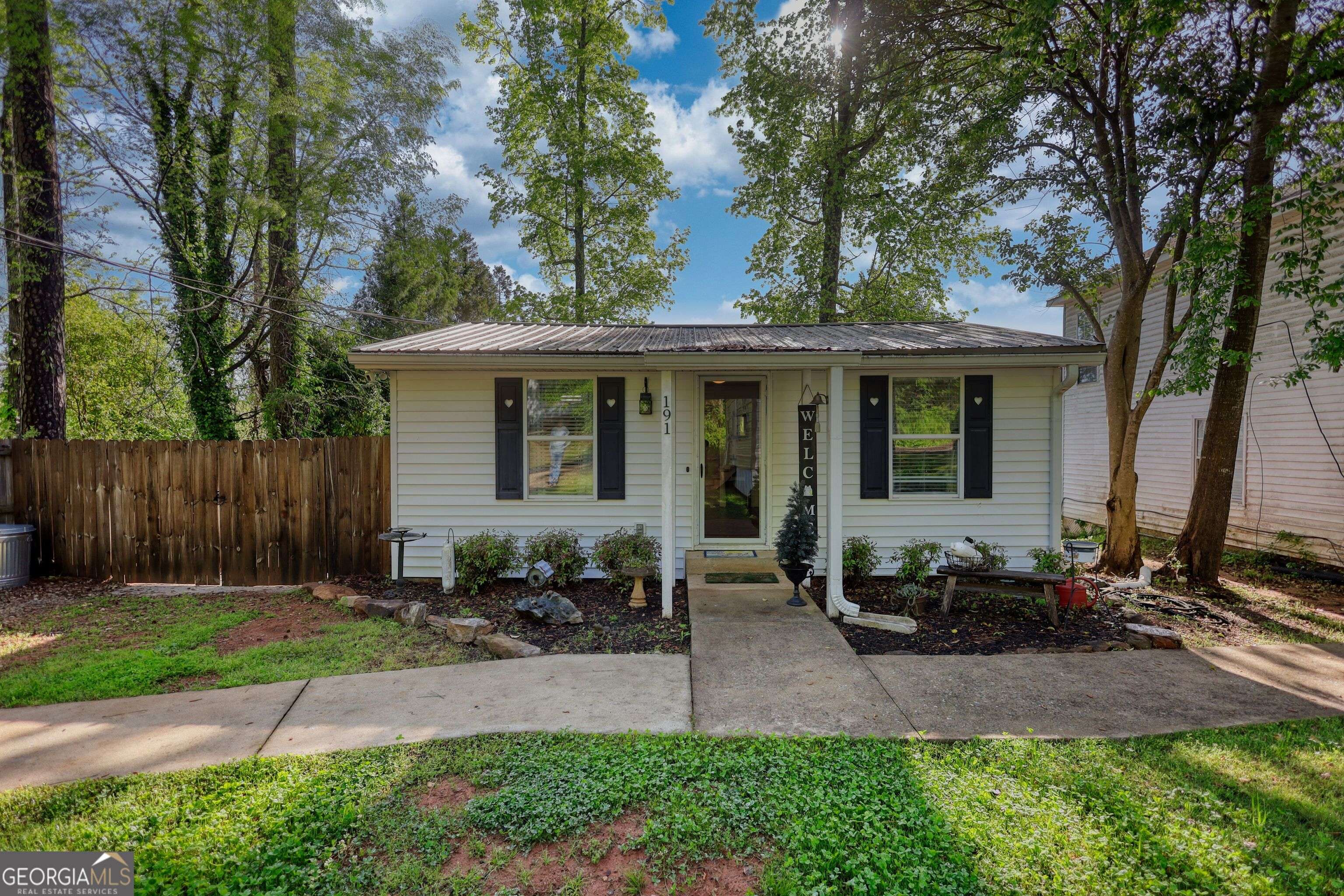 Jackson, GA 30233,191 Cherokee DR