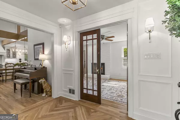 Dunwoody, GA 30338,5641 Roberts DR