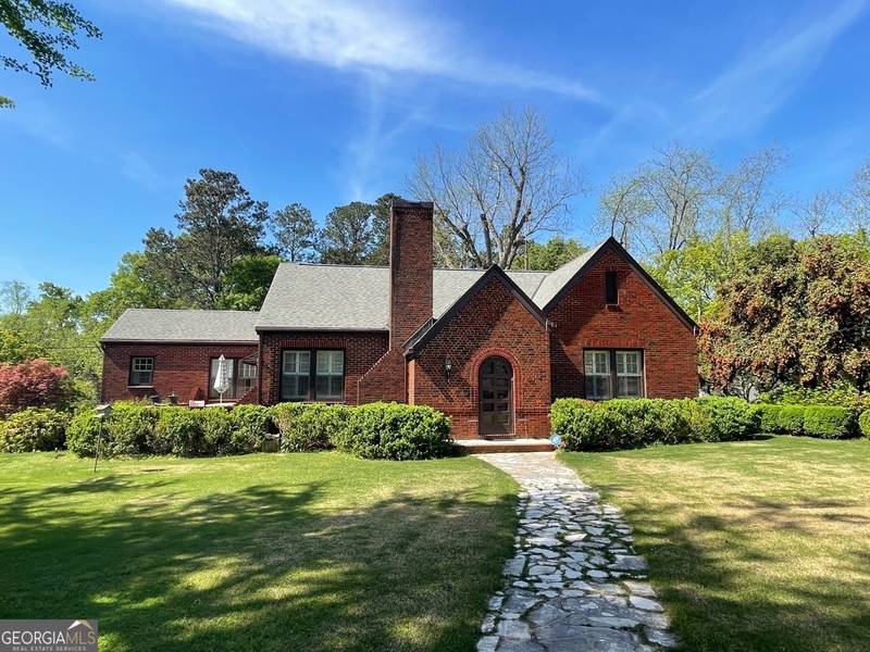 329 Country Club RD, Lagrange, GA 30240