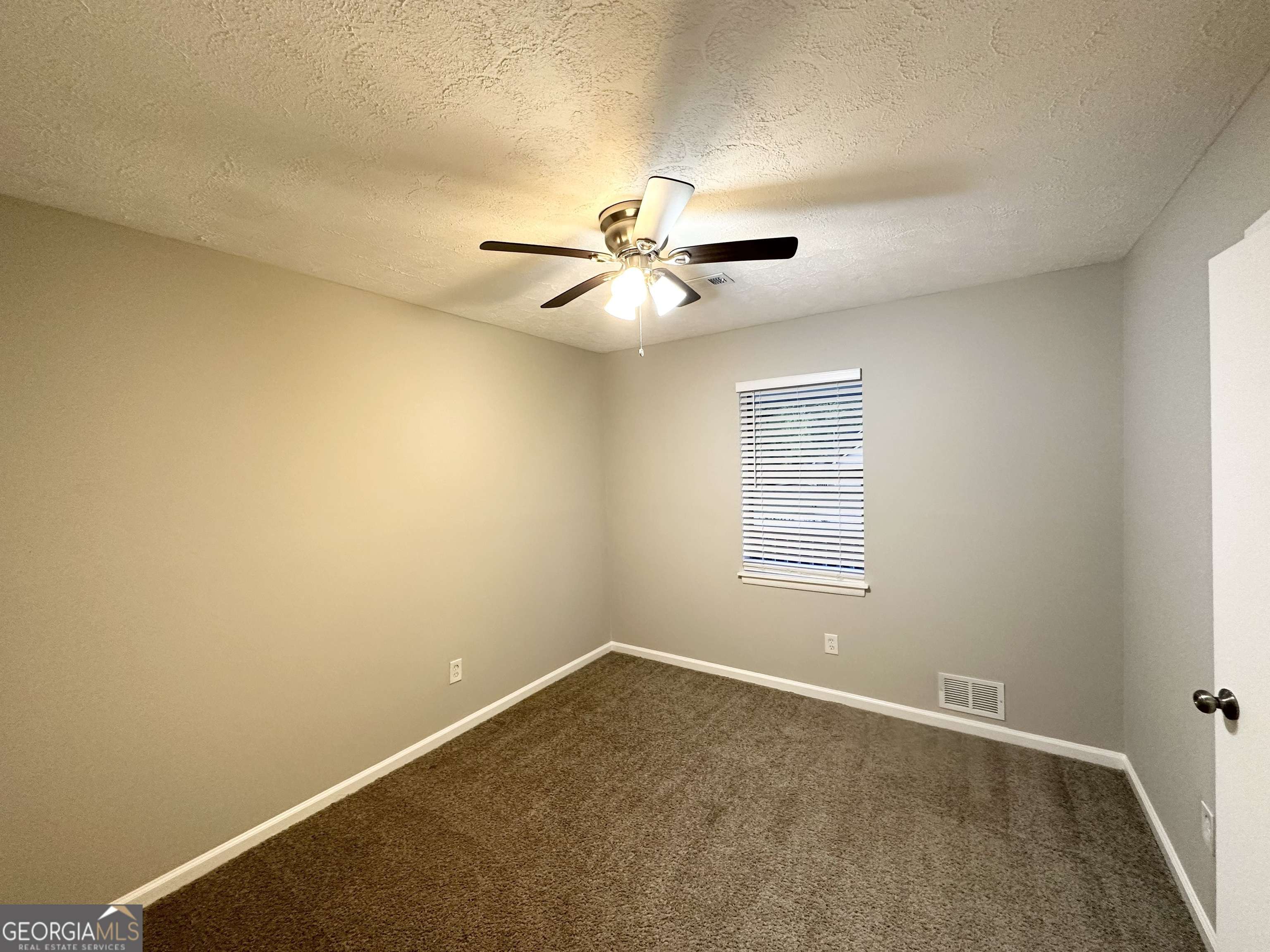 Newnan, GA 30263,659 Country Club RD