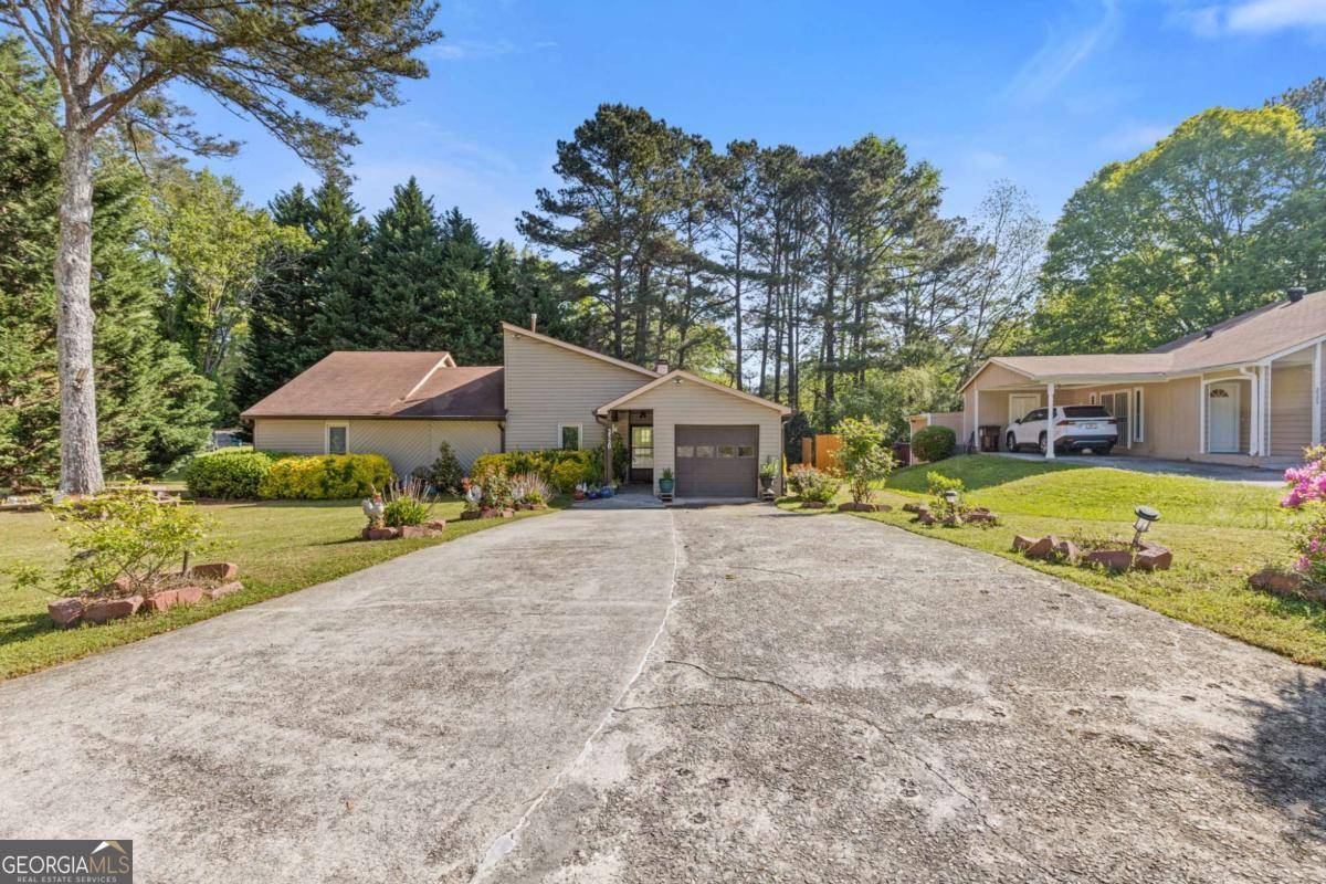 2520 Hartford DR, Ellenwood, GA 30294