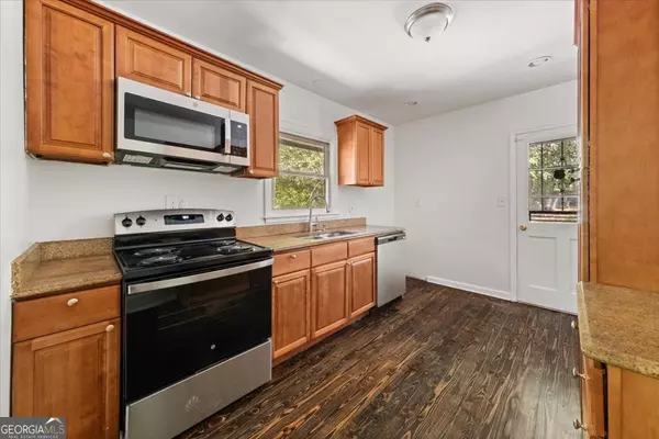 Atlanta, GA 30311,1672 Delowe DR