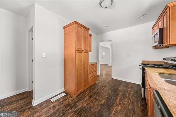 Atlanta, GA 30311,1672 Delowe DR