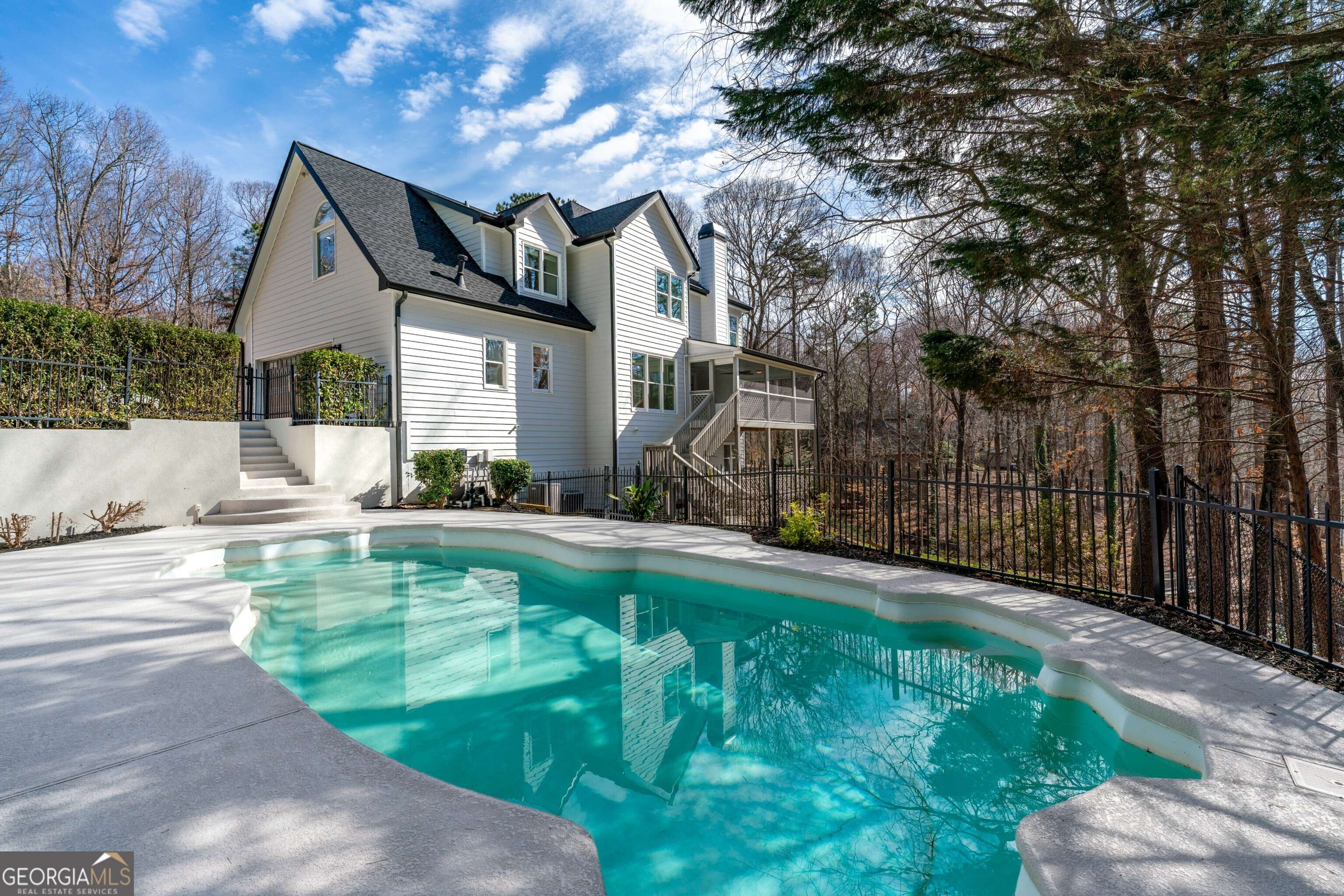 Flowery Branch, GA 30542,6005 Bateau DR