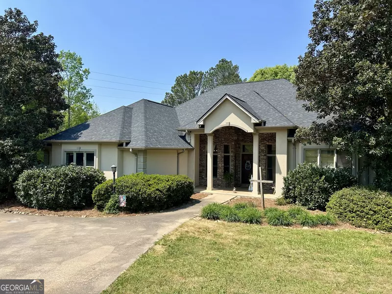 25 Idlewood LN, Hartwell, GA 30643