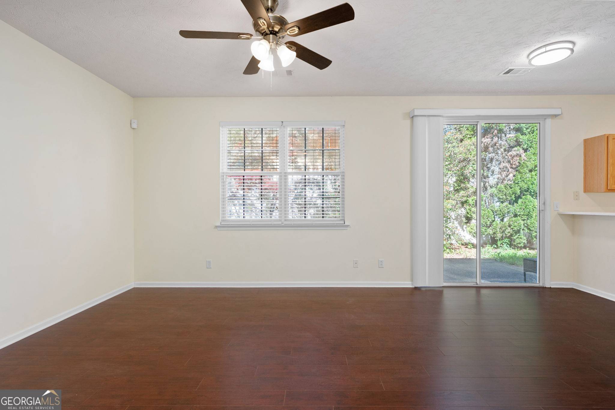 Woodstock, GA 30188,548 W Oaks DR