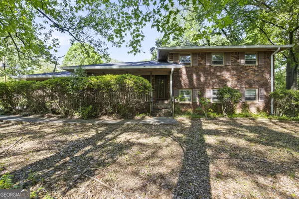 6520 Rickenbacker CIR, Morrow, GA 30260