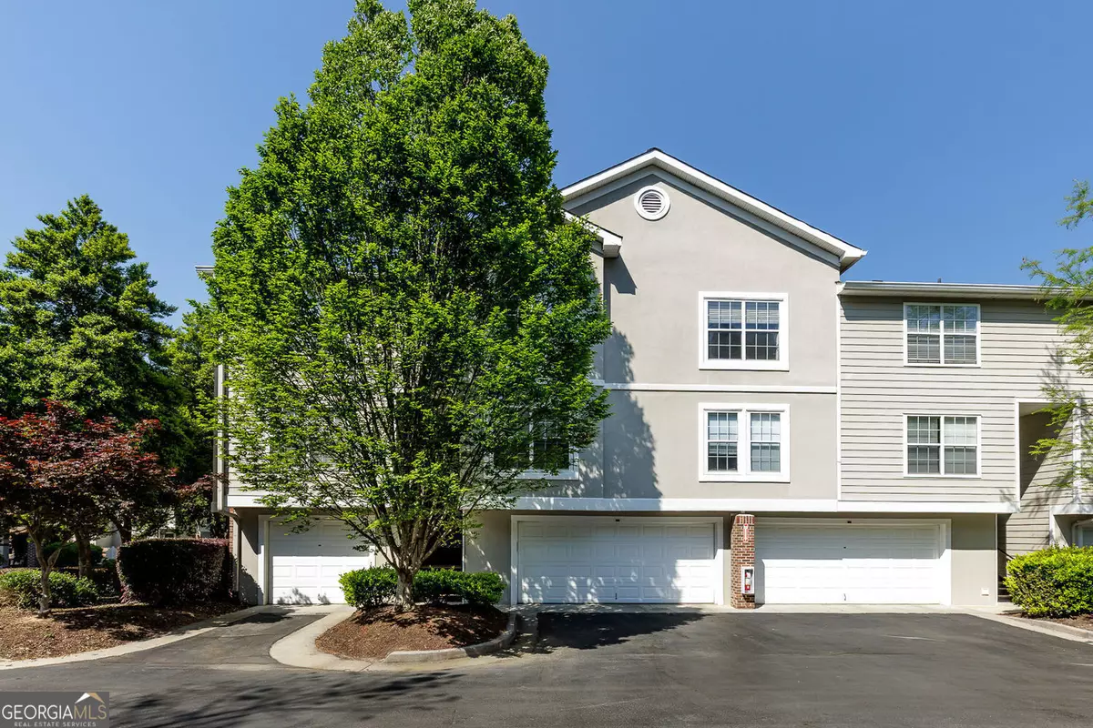 Atlanta, GA 30327,4246 River Green DR #202