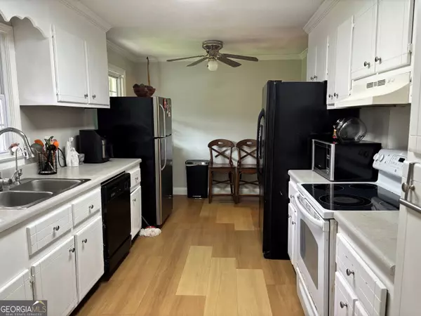 Lindale, GA 30147,405 Strawberry LN SE