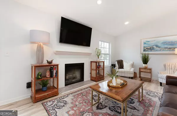 Roswell, GA 30076,384 Teal CT