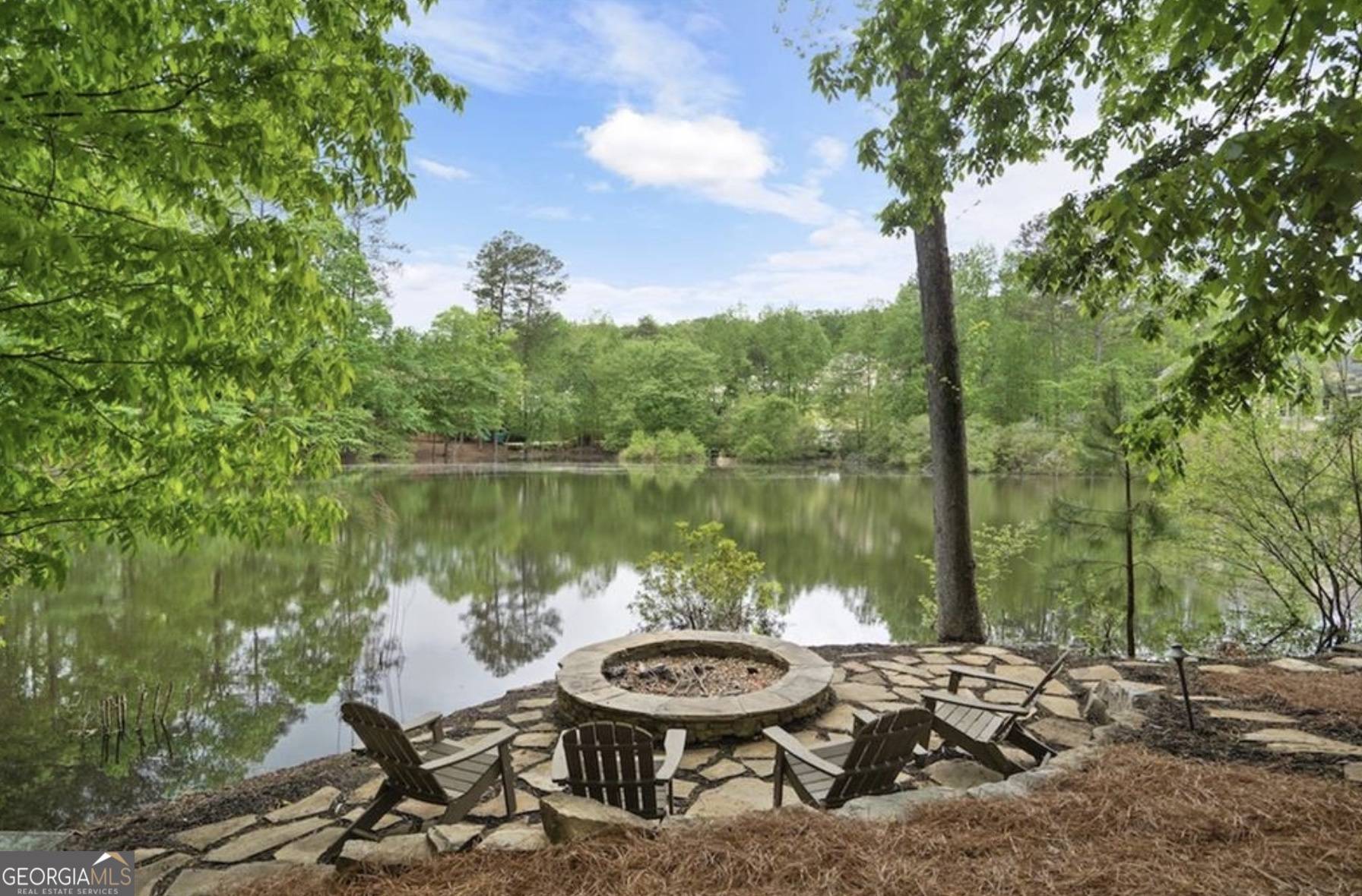 Alpharetta, GA 30022,960 Tiverton LN