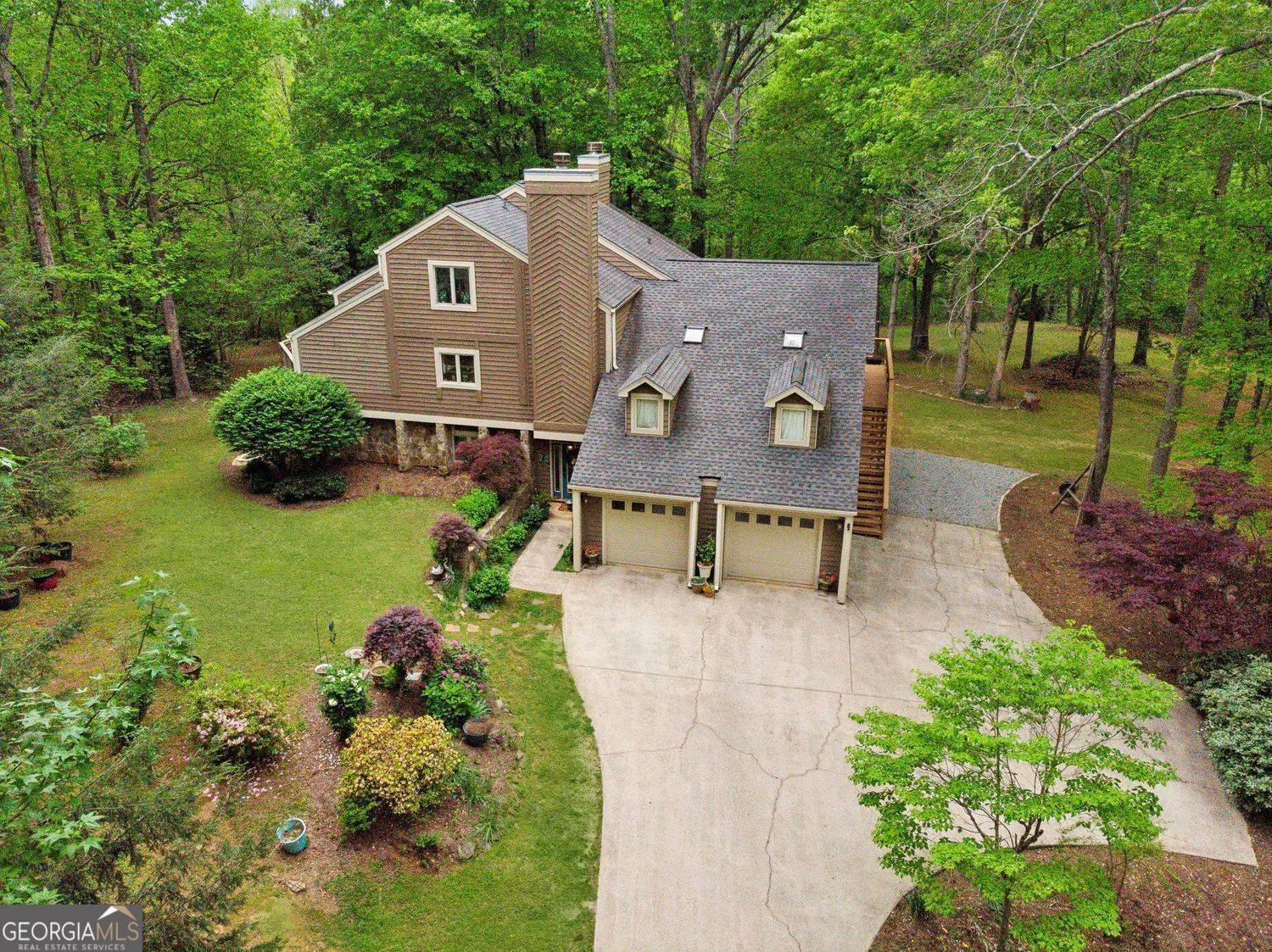 4761 Gateway LN, Flowery Branch, GA 30542