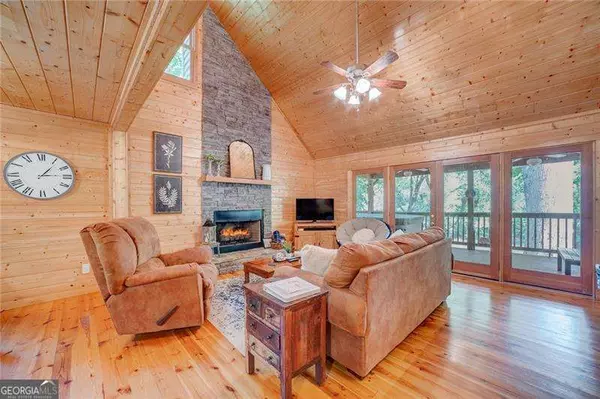 Ellijay, GA 30540,46 Floral CT