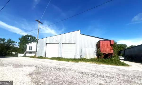 1113 Monumental DR, Elberton, GA 30635