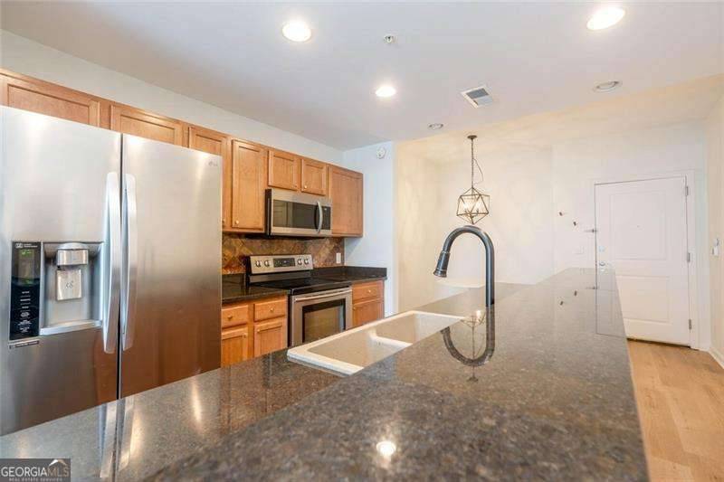 Atlanta, GA 30305,3040 Peachtree RD NW #815