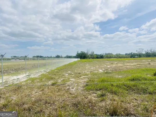 Waycross, GA 31503,33 ACRES Cherokee ST